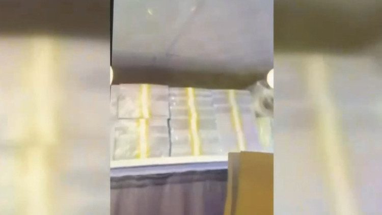 Yeni görüntüler ortaya çıktı! Vanlı Kara Haydar balya balya döviz desteleriyle: Eşi Çağla Öz de tutuklandı
