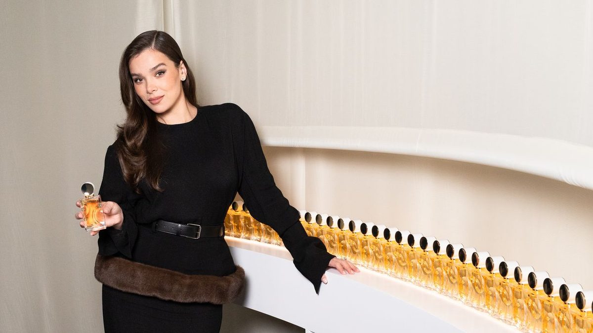 All That Glimmers: Hailee Steinfeld and Estée Lauder Unveiled their New Fragrance