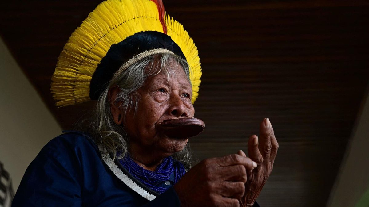 « Les équipes médicales ont préconisé des soins palliatifs » : le cacique Raoni, défenseur de l’Amazonie, souffre d’un…