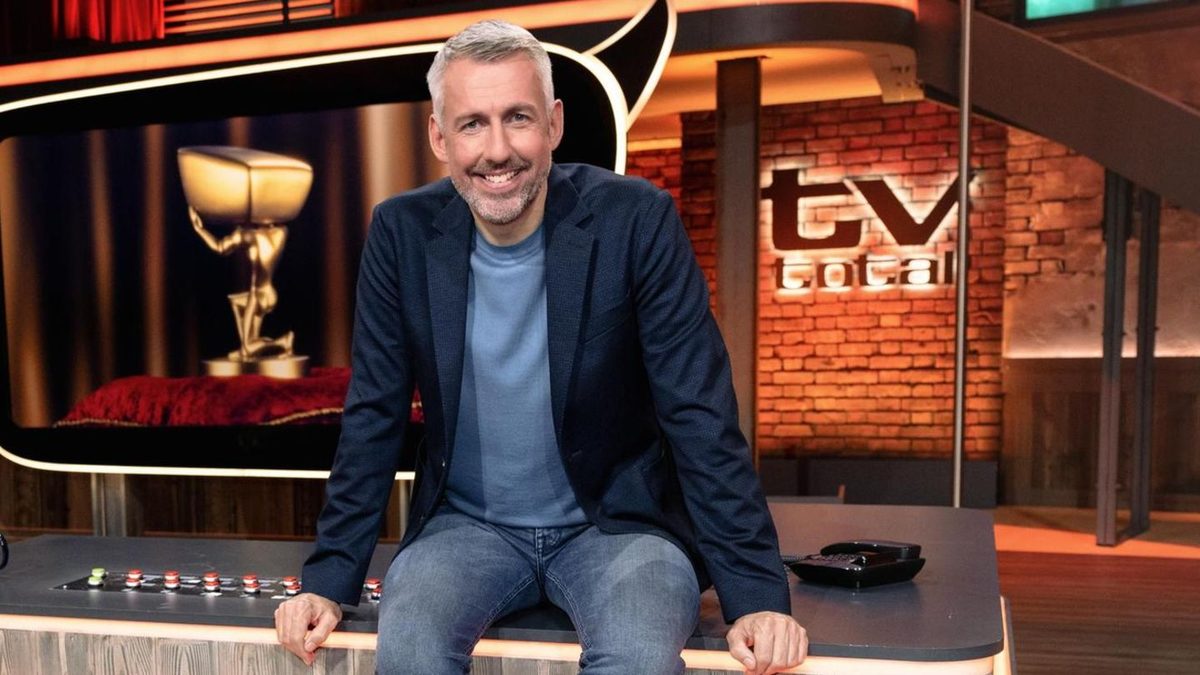 Sebastian Pufpaff wird 50 : Wo hört bei "TV total" der Spaß auf? "Es gibt auch für uns rote Linien"