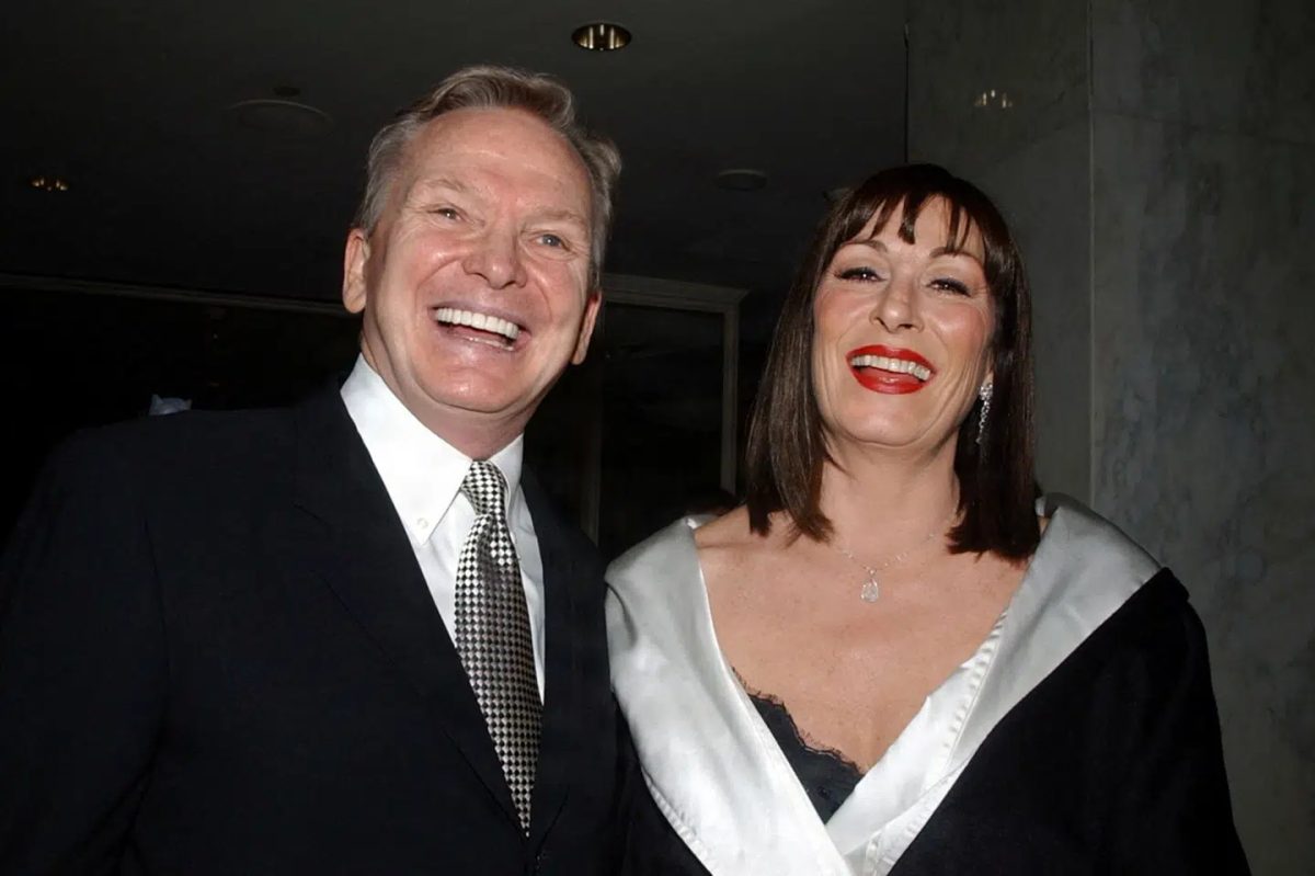 Hollywood-designeren Bob Mackie er død