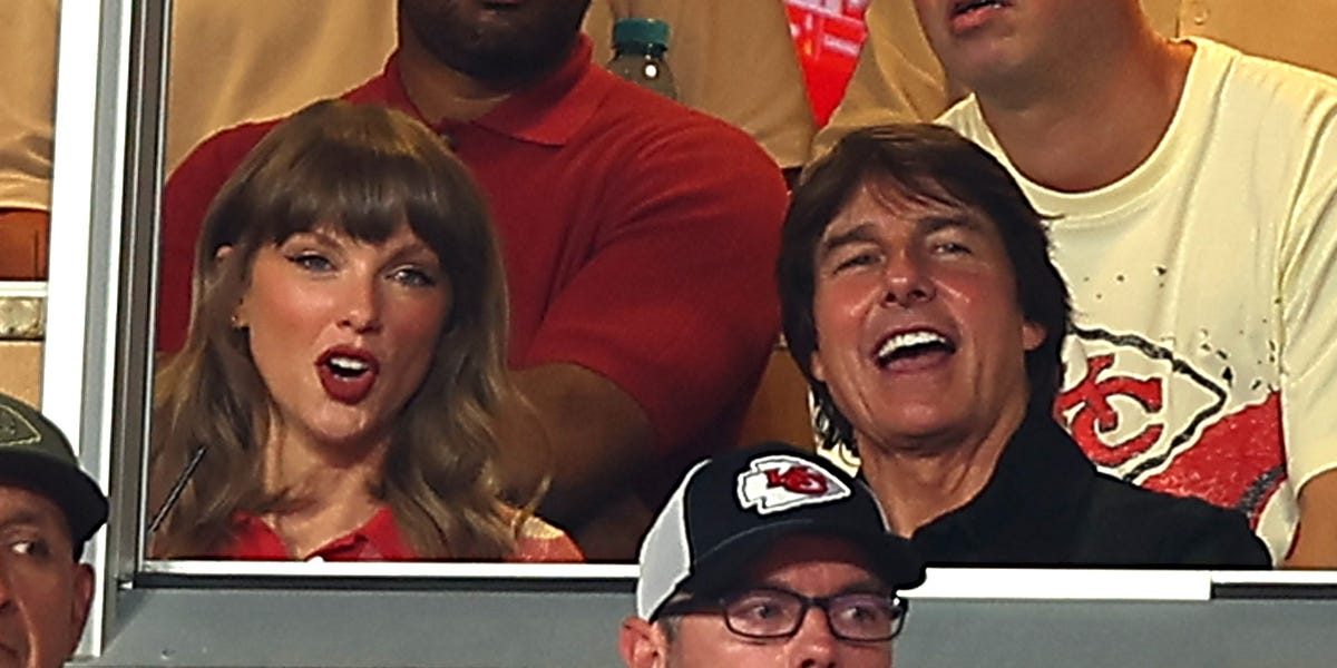 Taylor Swift Makes Her First WAG Appearance at a Chiefs Game Since Marrying Travis Kelce