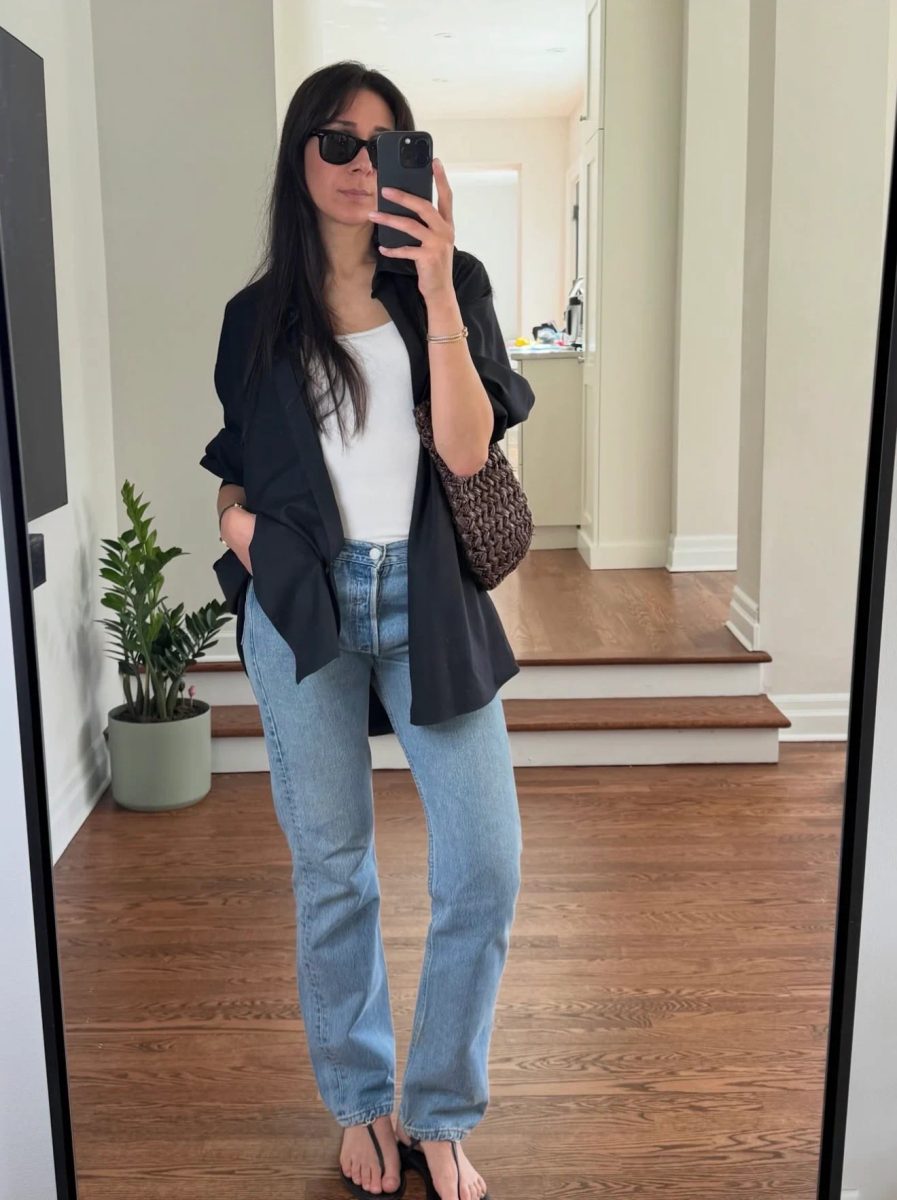 A lot of black and white lately... #minimalstyledaily #springoutfitideas #therowstyle #balenciagarodeo