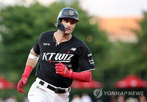 힐리어드 35·36호 홈런 '쾅쾅'…단독 선두 kt, 7연승 질주(종합)