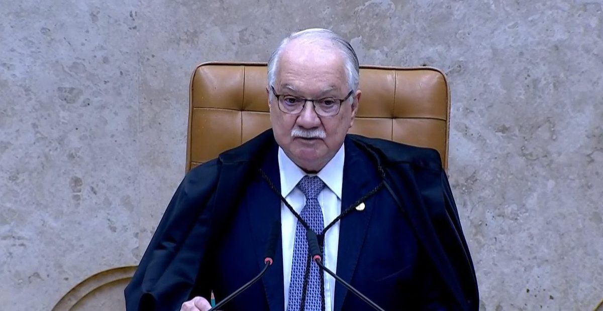 Ao abrir sessão, Fachin diz que STF atravessa período difícil da história e não julga pessoas, mas fatos