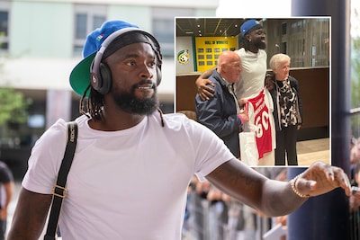 Ajax-spits Tolu schittert op diamanten huwelijk: ‘Dit zijn mijn Belgische opa en oma’