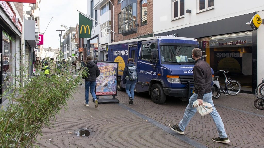 Planbureau: doorsnee huishouden gaat er door Prinsjesdagplannen minder op achteruit