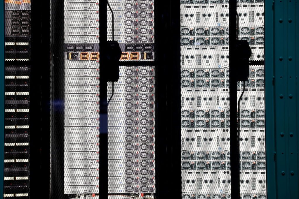 Trump pushes back as AI leaders fuel calls to rein in rapidly advancing technology