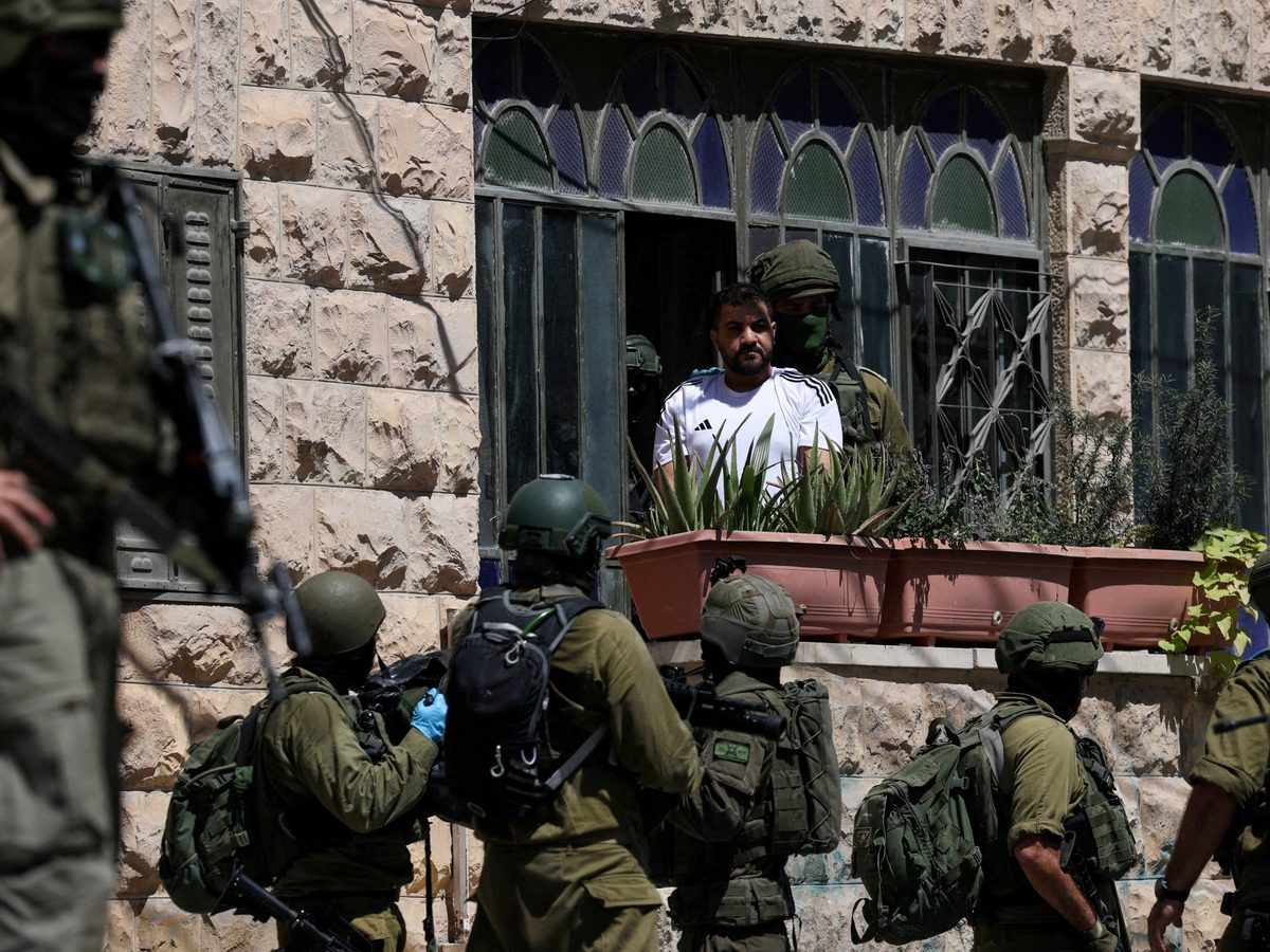 Israel arrests 100 Palestinians in a week as West Bank pogroms continue