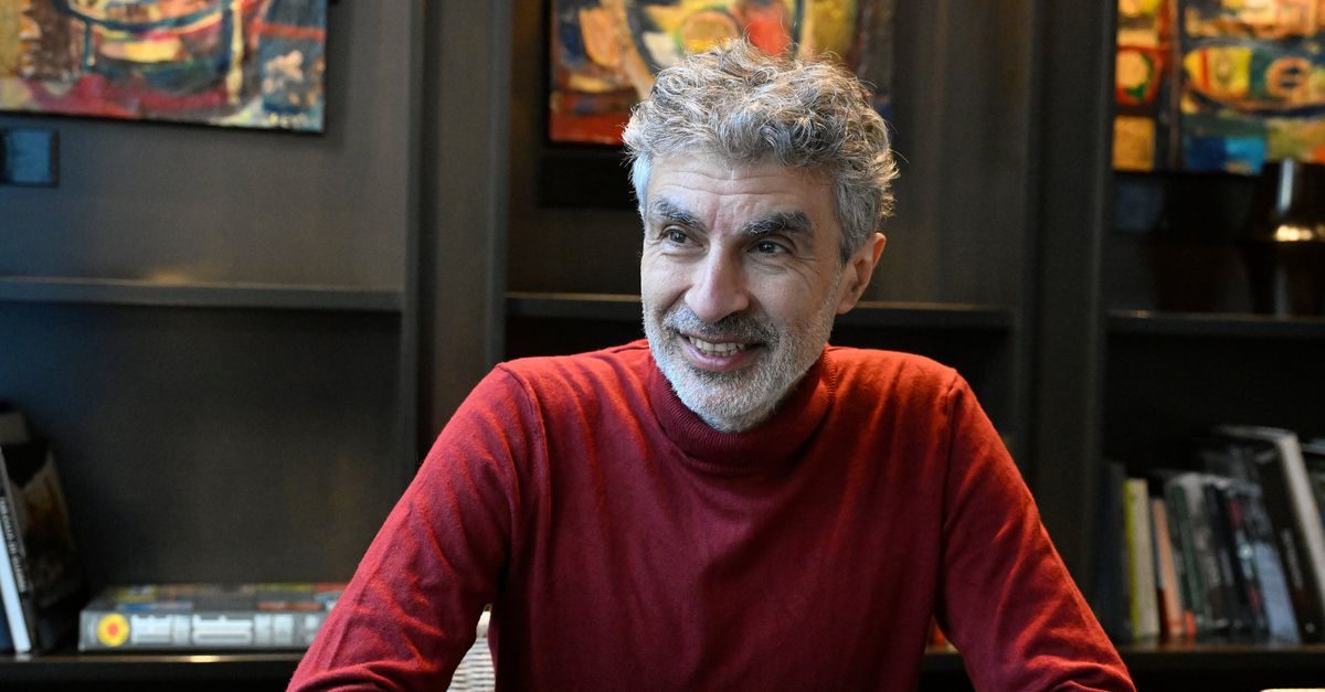 Yoshua Bengio, ‘peetvader van AI’: ‘Je moet wel met oogkleppen op leven om niet te zien dat het code rood is’