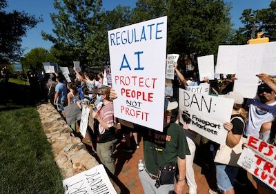 AI-bedrijven willen samen werken aan veiligheid en zelfregulatie voor sector: concurrentiewaakhond VS sceptisch