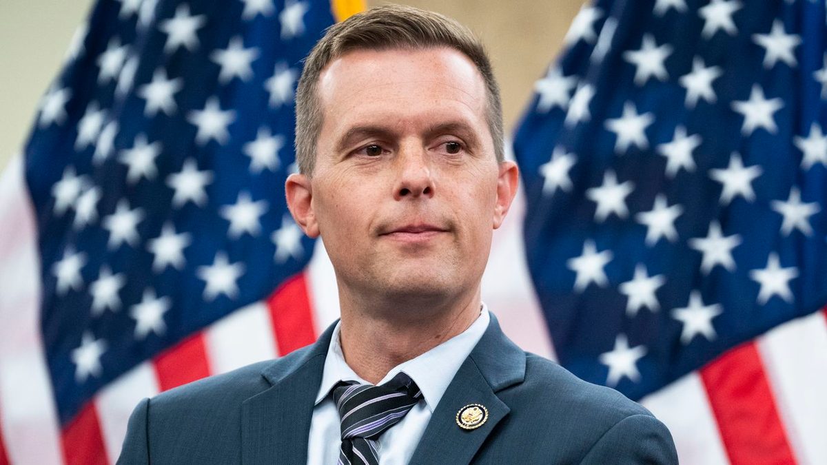 House Democrats face divisions on Russian sanctions bill