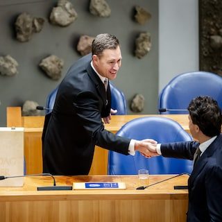 Wel de miljarden, niet de mensen: waarom de torenhoge ambities van kabinet-Jetten vastlopen