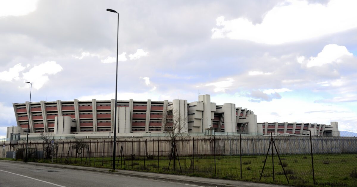 Un detenuto a Sollicciano mi ha mostrato le cimici da letto raccolte in cella: per questi casi si attende la Consulta