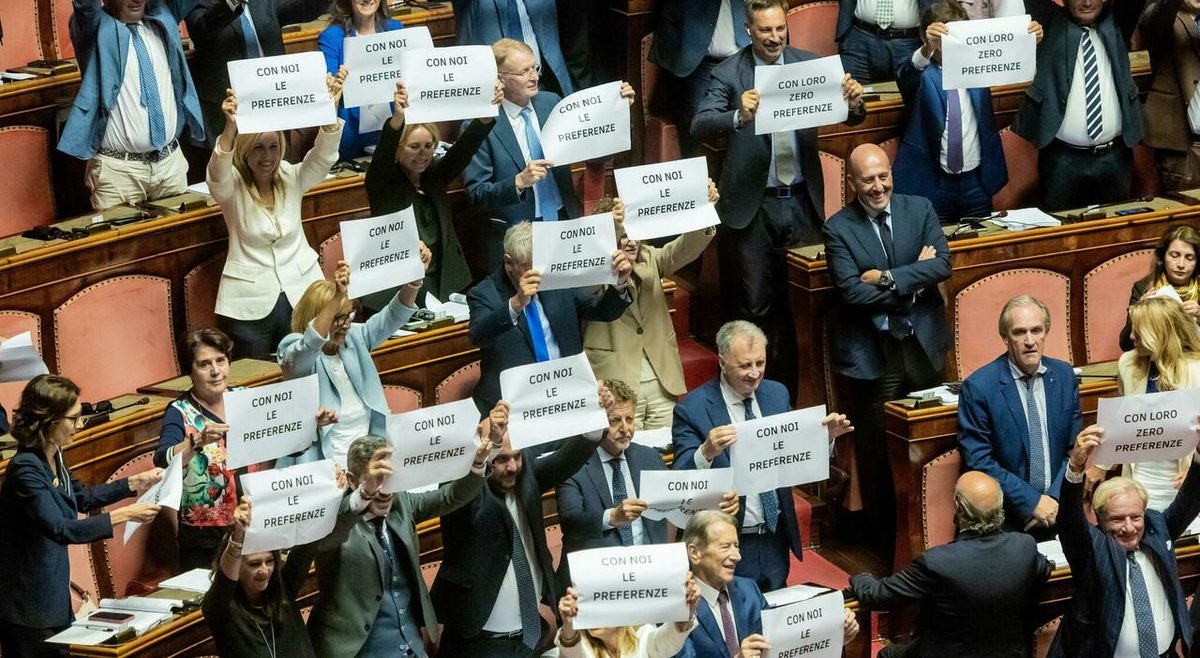 Legge elettorale, tensioni rinvii e riunioni: poi il centrodestra boccia le preferenze ?di sinistra?