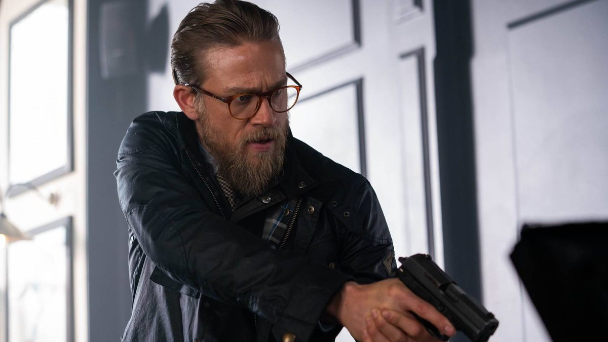 Charlie Hunnam Addresses The Gentlemen Return & Reveals Original Plan For Guy Ritchie's Netflix Spinoff