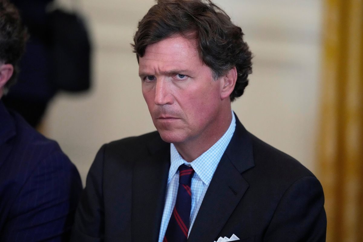 Tucker Carlson Issues Warning on Report of Israel Bomb Sale—'No Precedent'