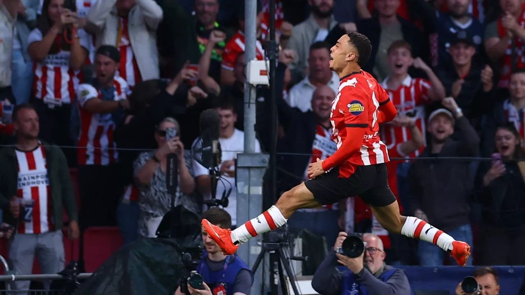 PSV begint Champions League met gelijkspel tegen stug Sjachtar Donetsk
