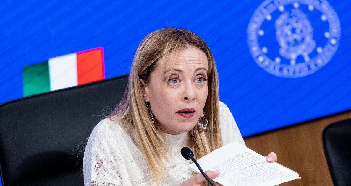 Petrolio e gas italiani, Meloni vara il decreto per “aumentare la produzione nazionale e ridurre la dipendenza estera”