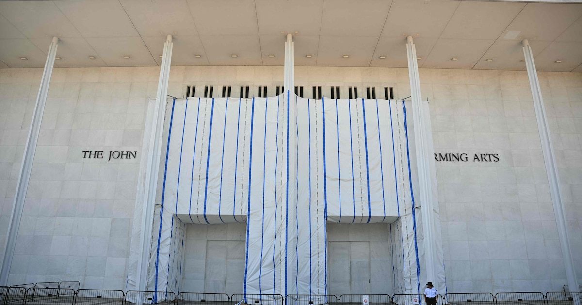 Non autorisé à y apposer son nom, Donald Trump annonce la fermeture immédiate du Kennedy Center