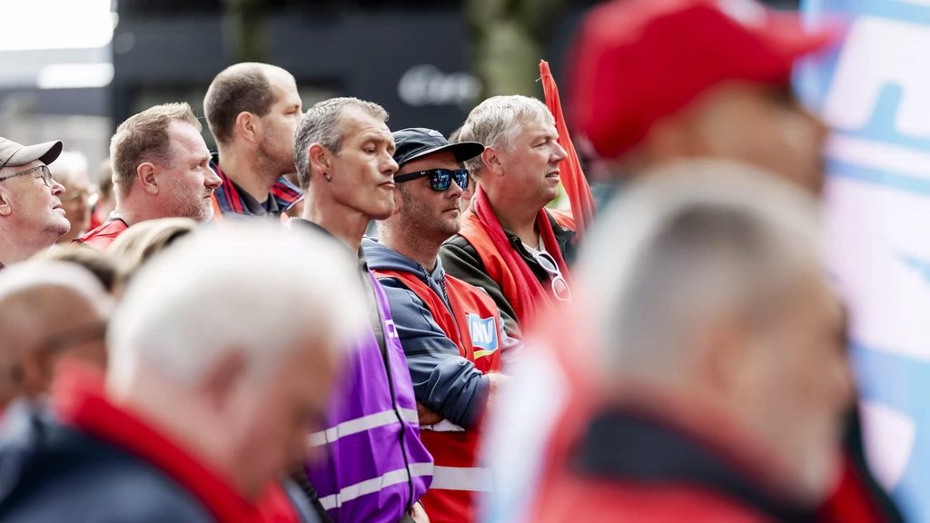 Vakbond FNV eist 5,5 procent loonsverhoging, inclusief automatische prijscompensatie