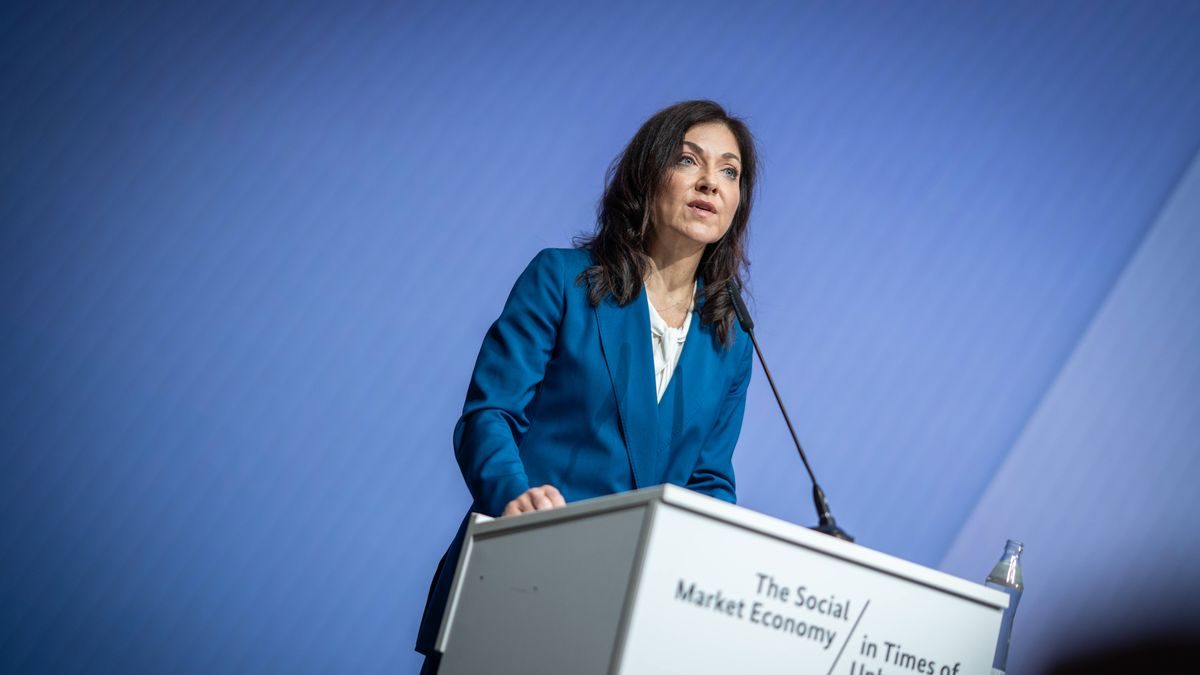 Gasspeicher in Deutschland: Staatsunternehmen sollen Speicher füllen