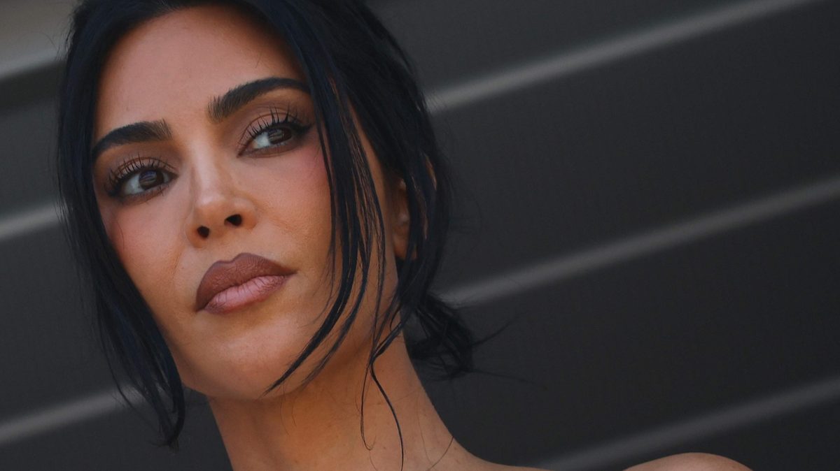 Kim Kardashian krijgt symbolische vergoeding na sieradenroof