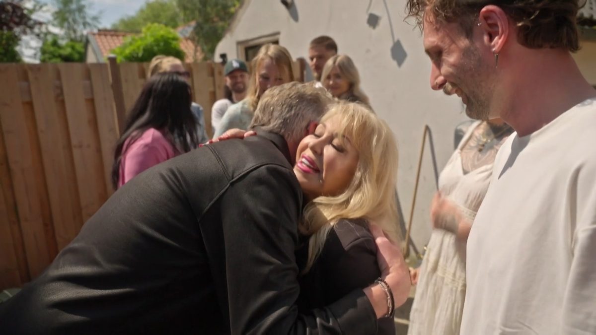 Adam Curry en Patricia Paay zien elkaar na 14 jaar weer: dochter Christina emotioneel