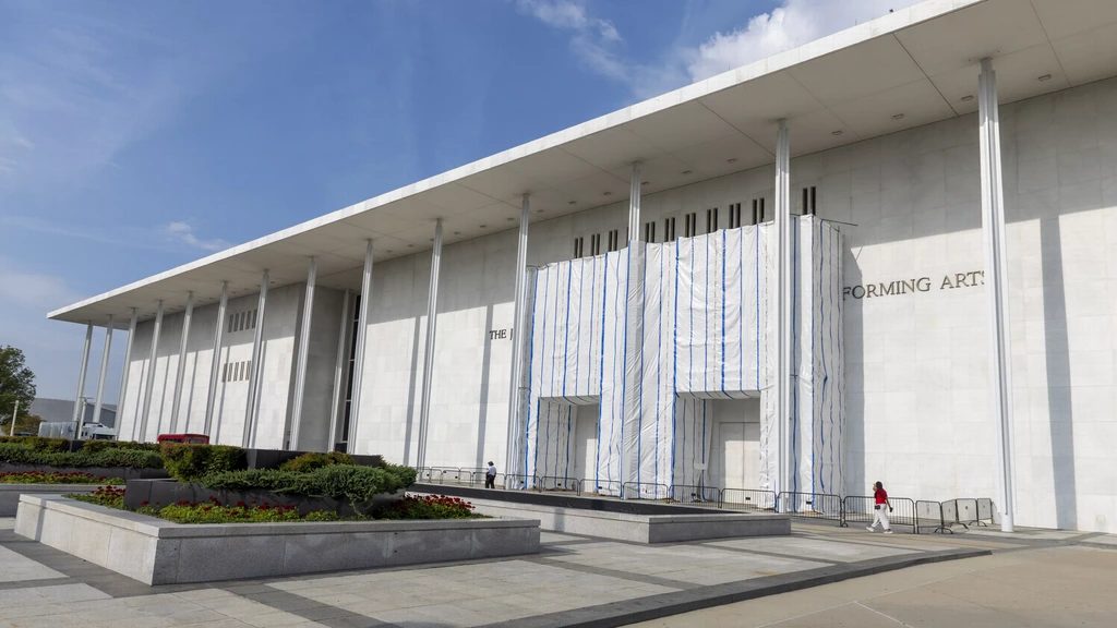 Rechter blokkeert naam Trump op Kennedy Center weer, gebouw per direct dicht