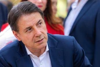 Ucraina, Conte: "No armi a Kiev, altrimenti siamo come il governo Meloni"