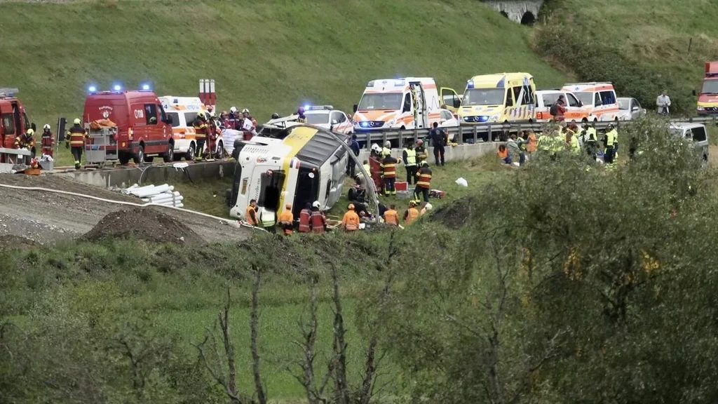 Doden bij busongeluk met Nederlands reisgezelschap in Zwitserland