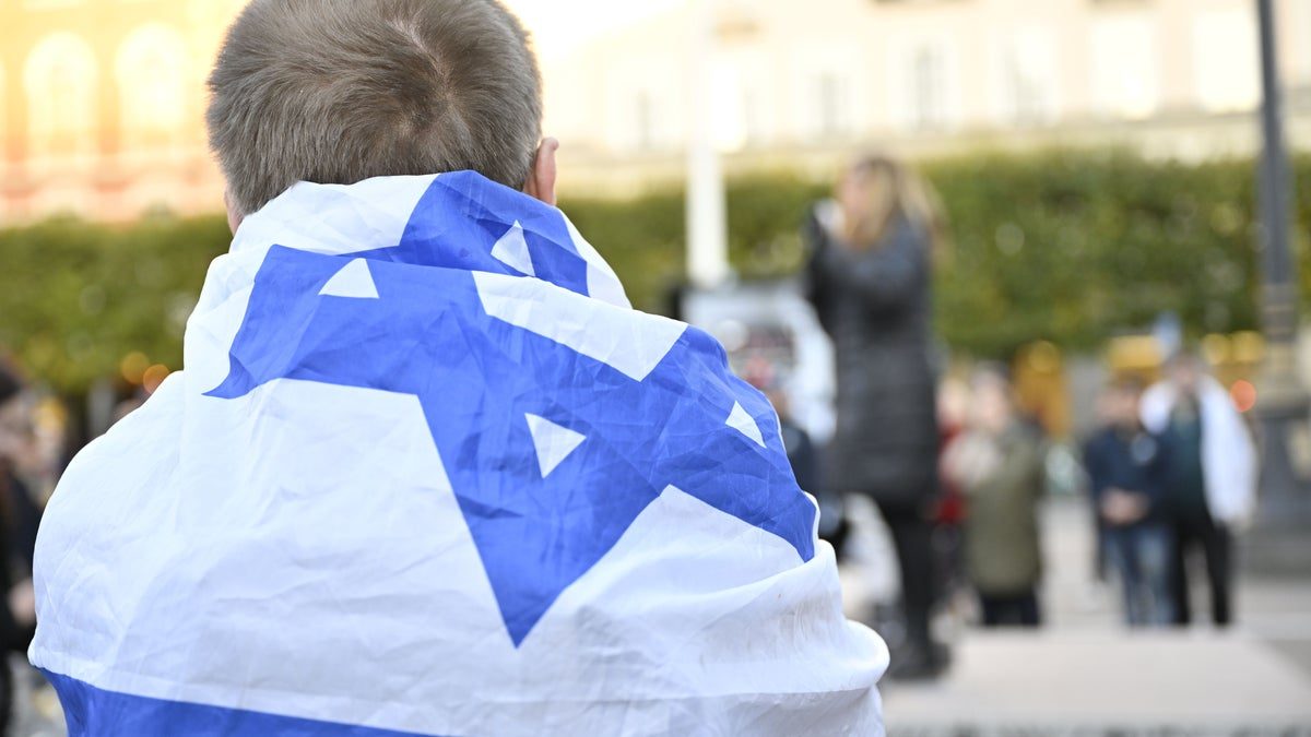 ”Människor som vill bekämpa antisemitism med upplysning är naiva.”