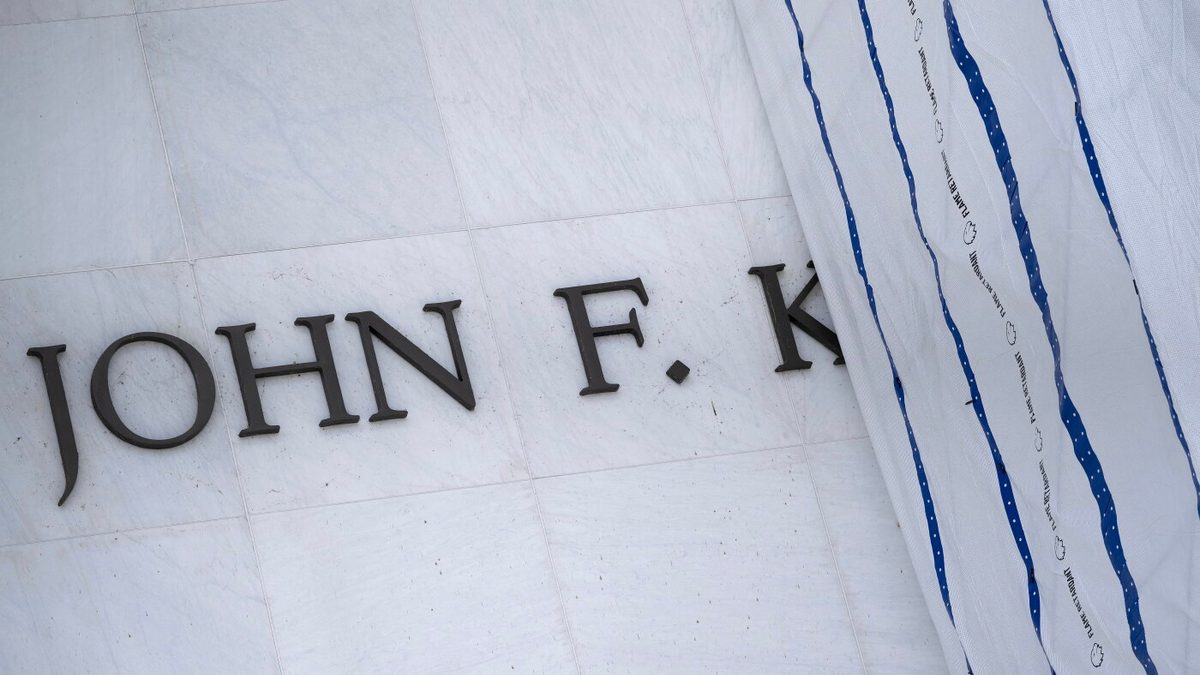 Kennedy Center board votes to close it, as judge again keeps Trump's name off