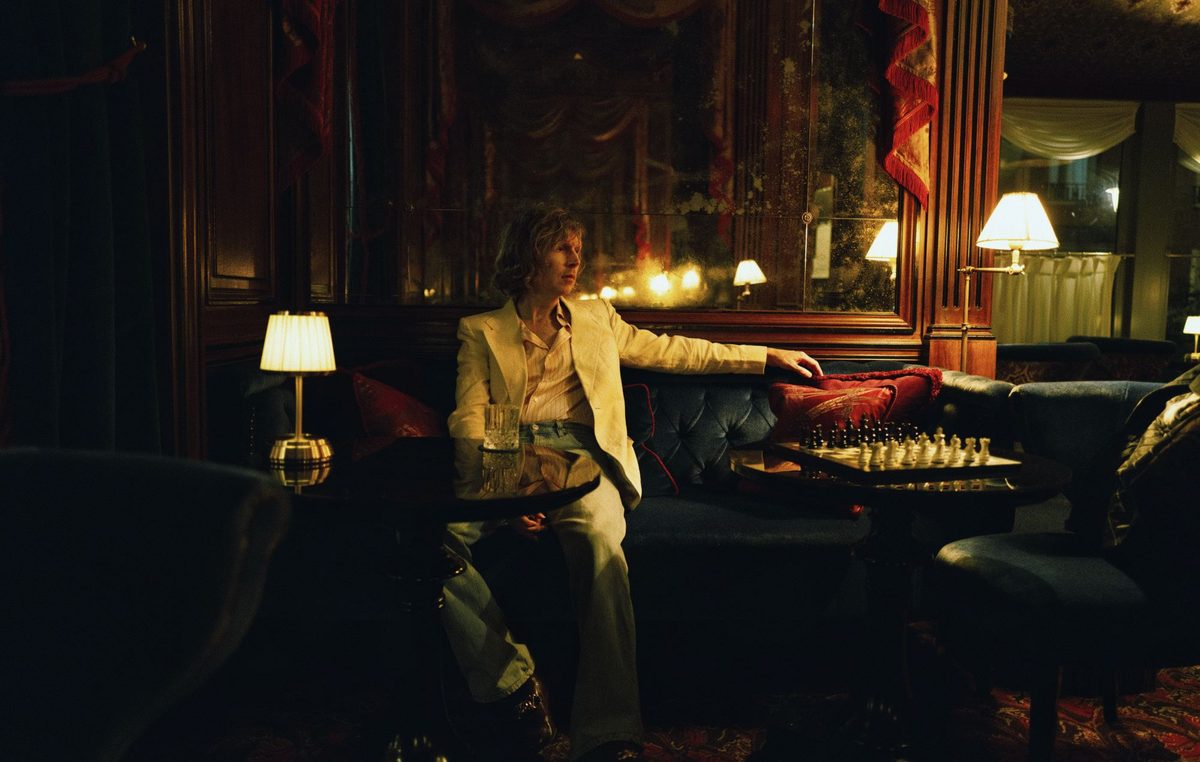 Beck tells us about ‘Ride Lonesome’: “It took a long time to get that kind of courage to be this direct and emotional”