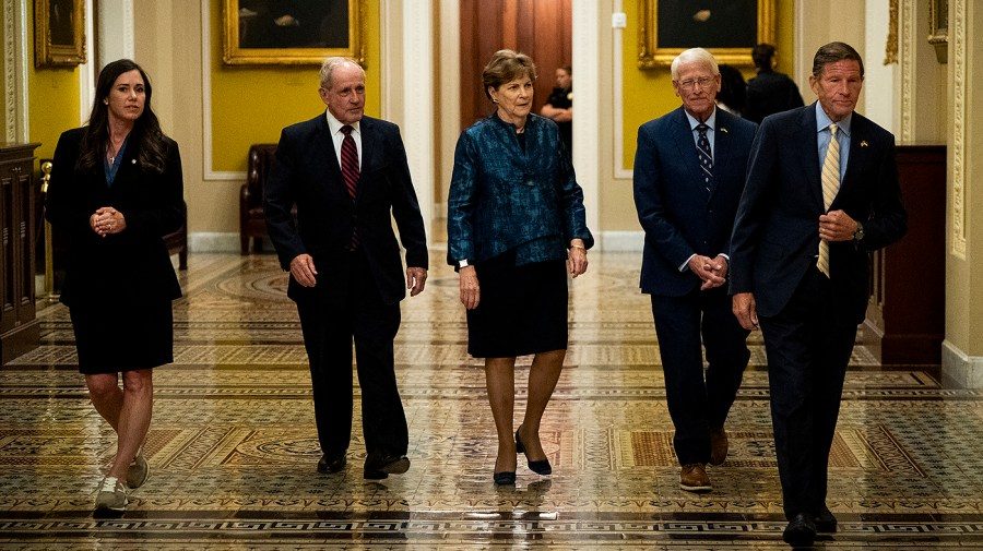 Wicker, Shaheen to propose resolution urging U.S. cooperation with Russian pro-democracy movement