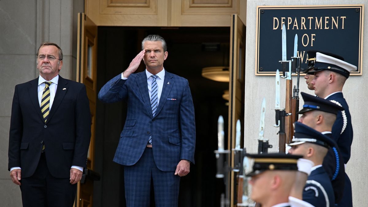Boris Pistorius bei Pete Hegseth: Wenn der Musterschüler kommt, gibt sich der »Kriegsminister«freundlich