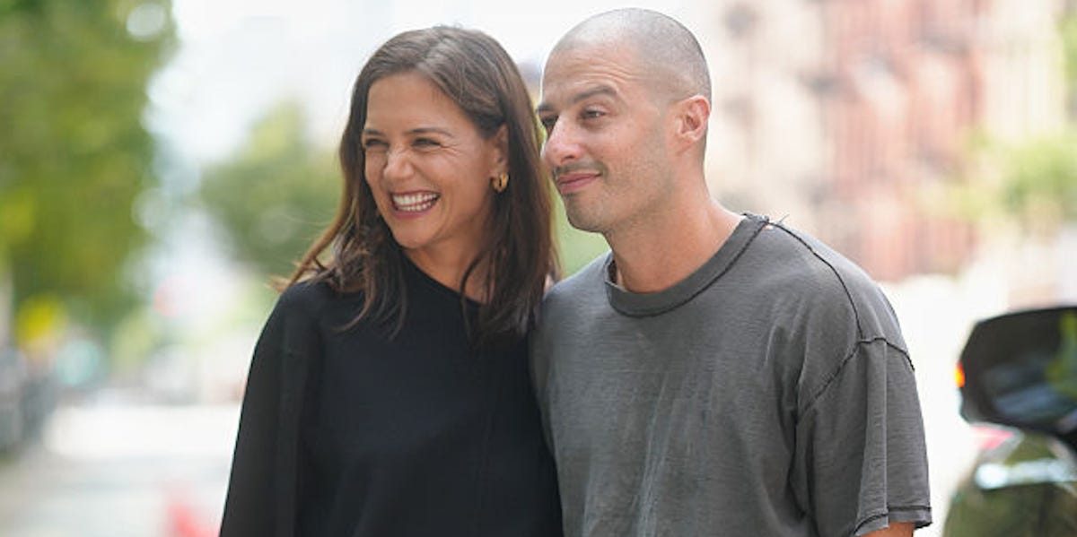 Katie Holmes and Jason Bard Yarmosky’s Couple Style Is All About the Slouchy, Chic Separates