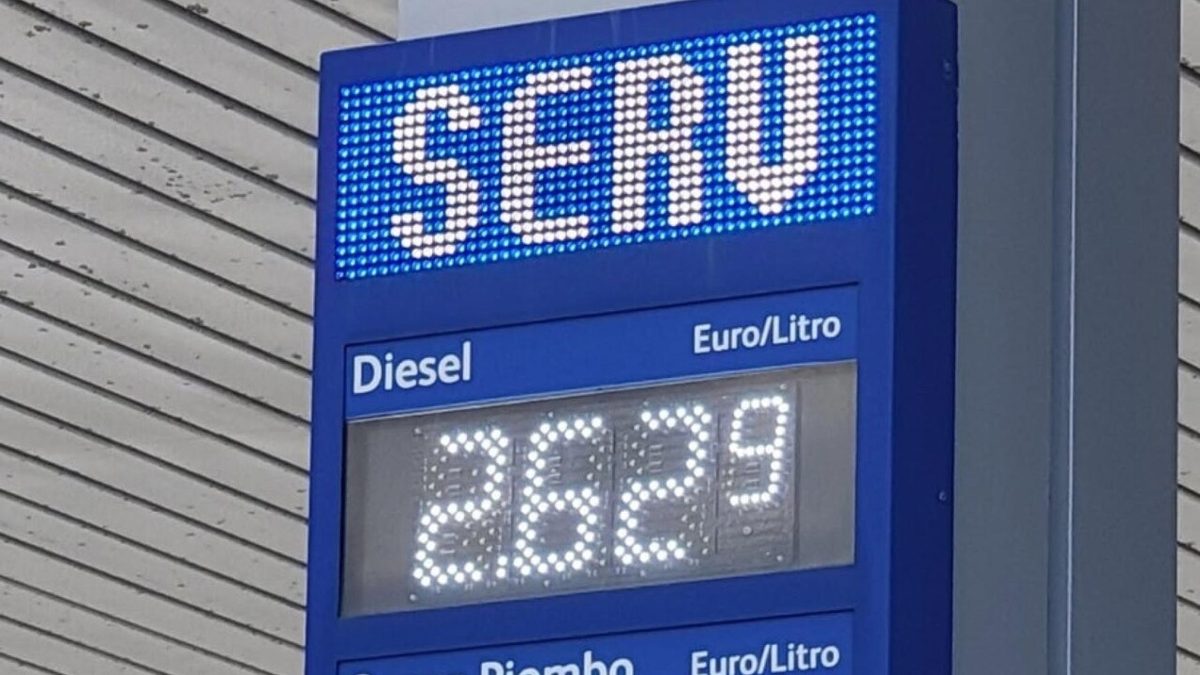 Prorogato taglio accise. Meloni, commissari per produrre più petrolio e gas