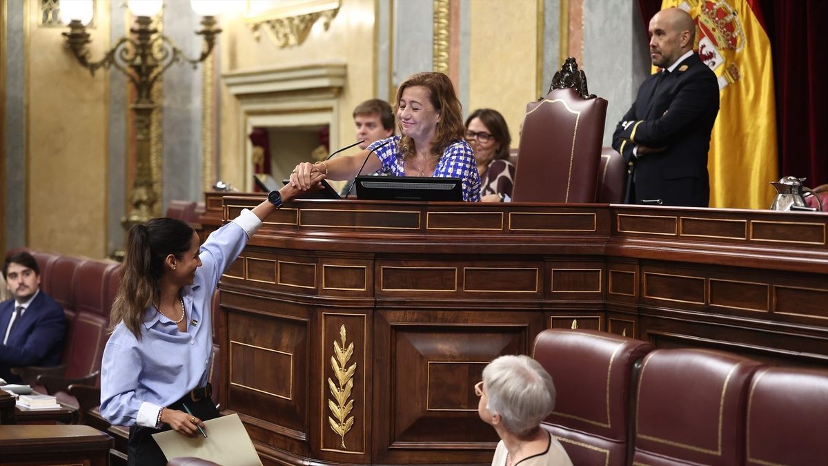 El Congreso devuelve la nacionalidad a los saharauis entre reproches al PSOE por su "sumisión" a Marruecos