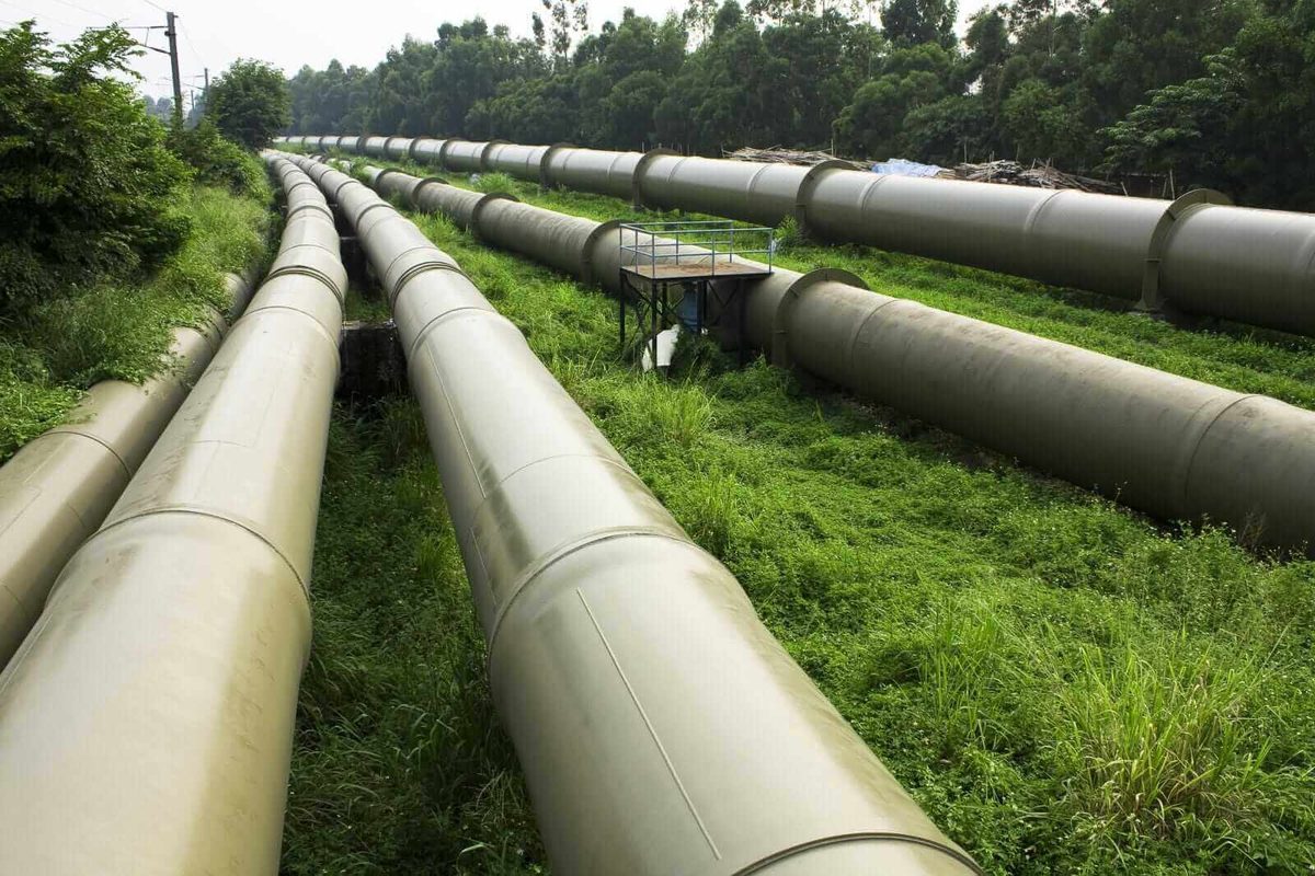 Crude Prices Surge as Saudi Arabia Closes its East-West Pipeline