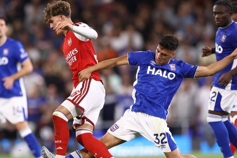 Un doublé du jeune Max Dowman et une qualification facile : Arsenal en 8es de finale de la League Cup en battant Ipswich