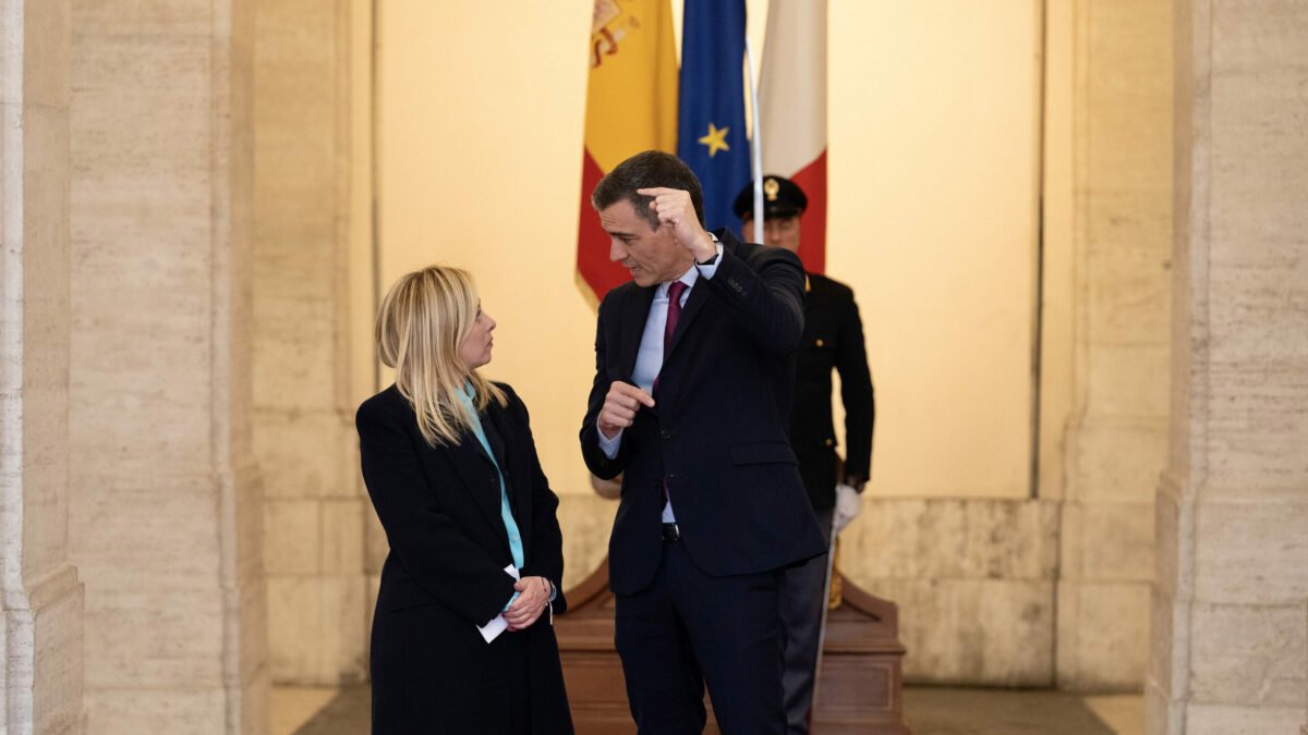 Italia proroga il blocco Schengen con la Spagna. L’ira di Madrid: “Assurdo, una vergogna. Meloni e Tajani non all’altez…