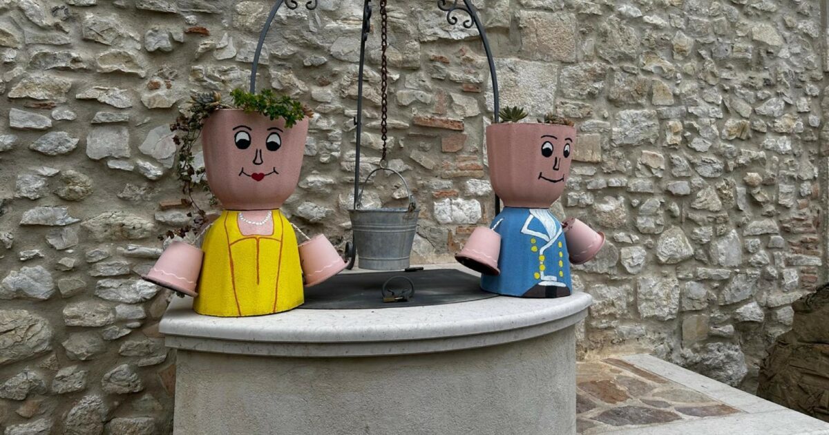 Niente rientro a casa per i bambini della famiglia del bosco. Il sindaco di Palmoli protesta: “Tutti i giornalisti si e…