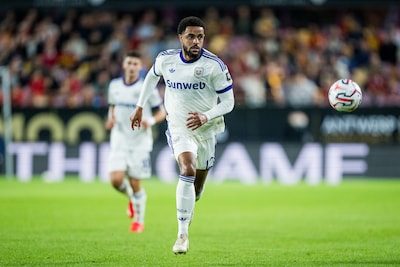 Met Andrew Omobamidele als vervanger van Giulian Biancone en eerste basisplaats voor Romeo Amane? Ontdek de verwachte o…