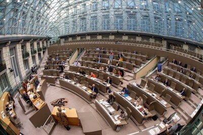 Vlaams Belang-politicus 13 uur opgesloten in toilet van Vlaams Parlement