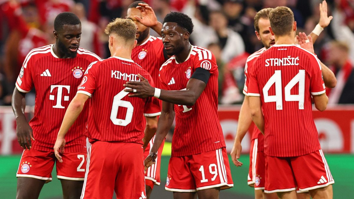 Droomdebuut Como, hakje Zirkzee helpt ManU aan ruime zege, Lens wint in extremis, Bayern laat op dreef
