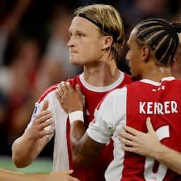 'Derde spits' Dolberg scoort en geeft assists: 'Blij dat ik nog bij Ajax ben'